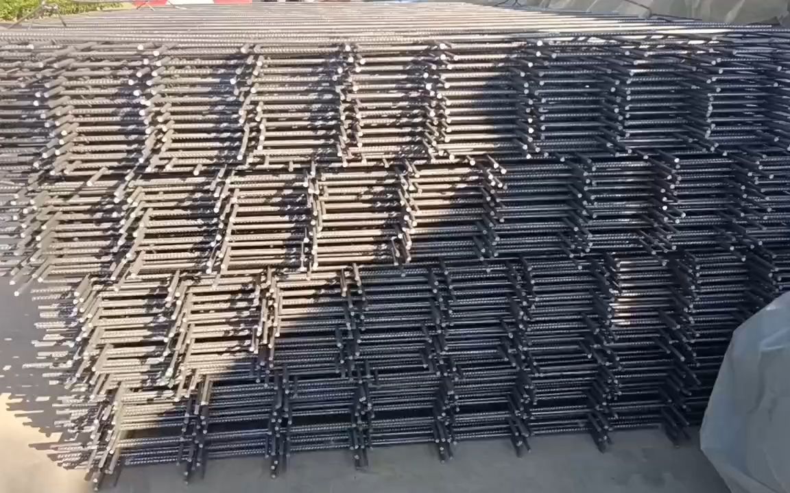 7.5mm冷轧带肋钢筋网片 10公分孔地暖钢丝网片 4厘米建筑铁丝网片