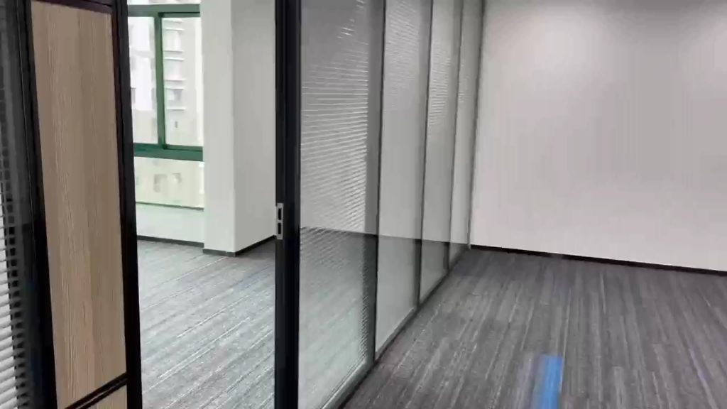 天祥大厦(cd座)9d907房,面积160㎡格局2 1单价100元含管理费