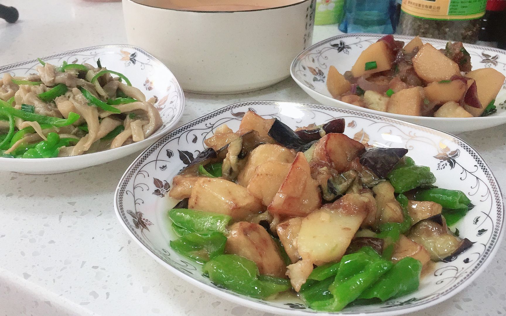 十元美食每天即享不停,超级美味的家常菜三菜一汤