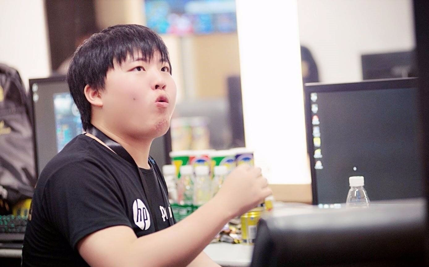 【uzi相关】介绍一下我们萌萌哒小狗简自豪(内含狗史组合小糖渣)