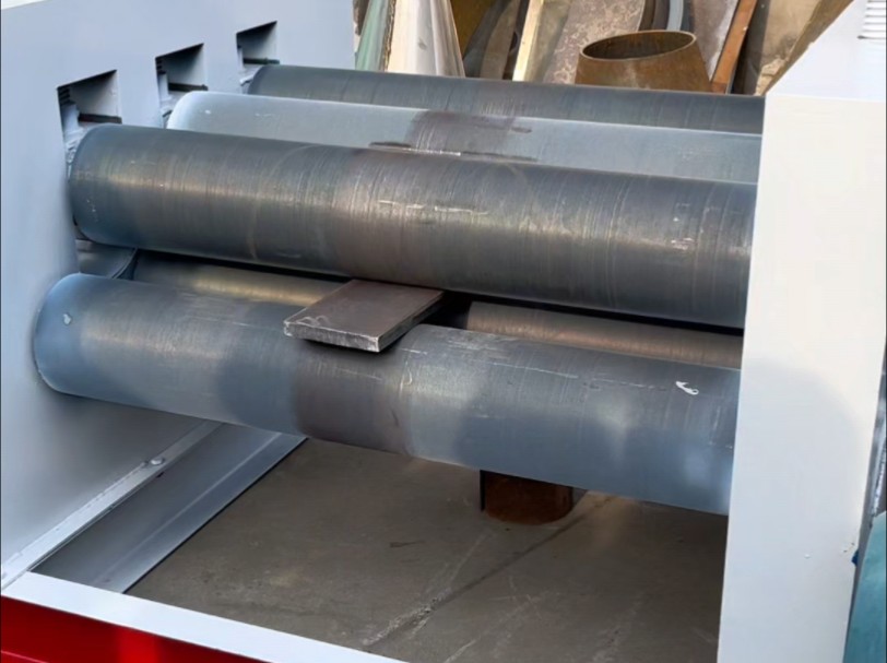 1670151米七轴钢板校平机