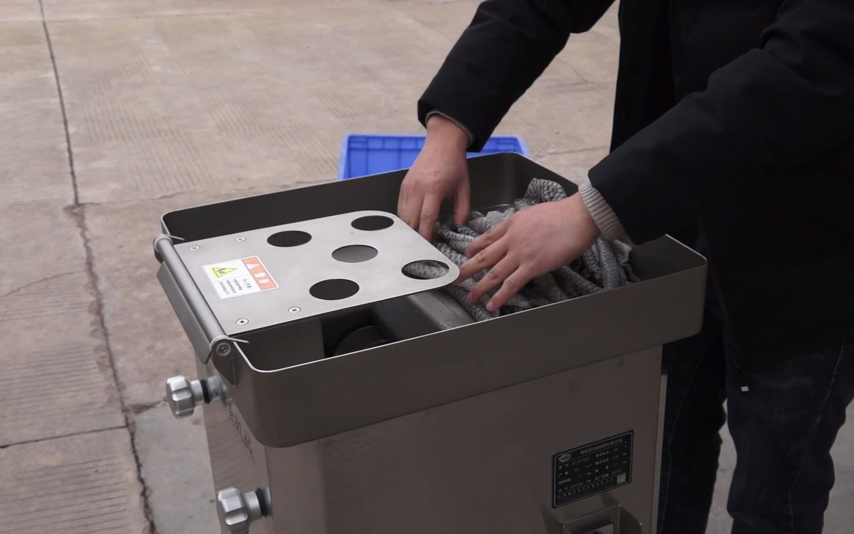 全自动切丝机,鱼皮切丝机,切鱼皮丝的机器