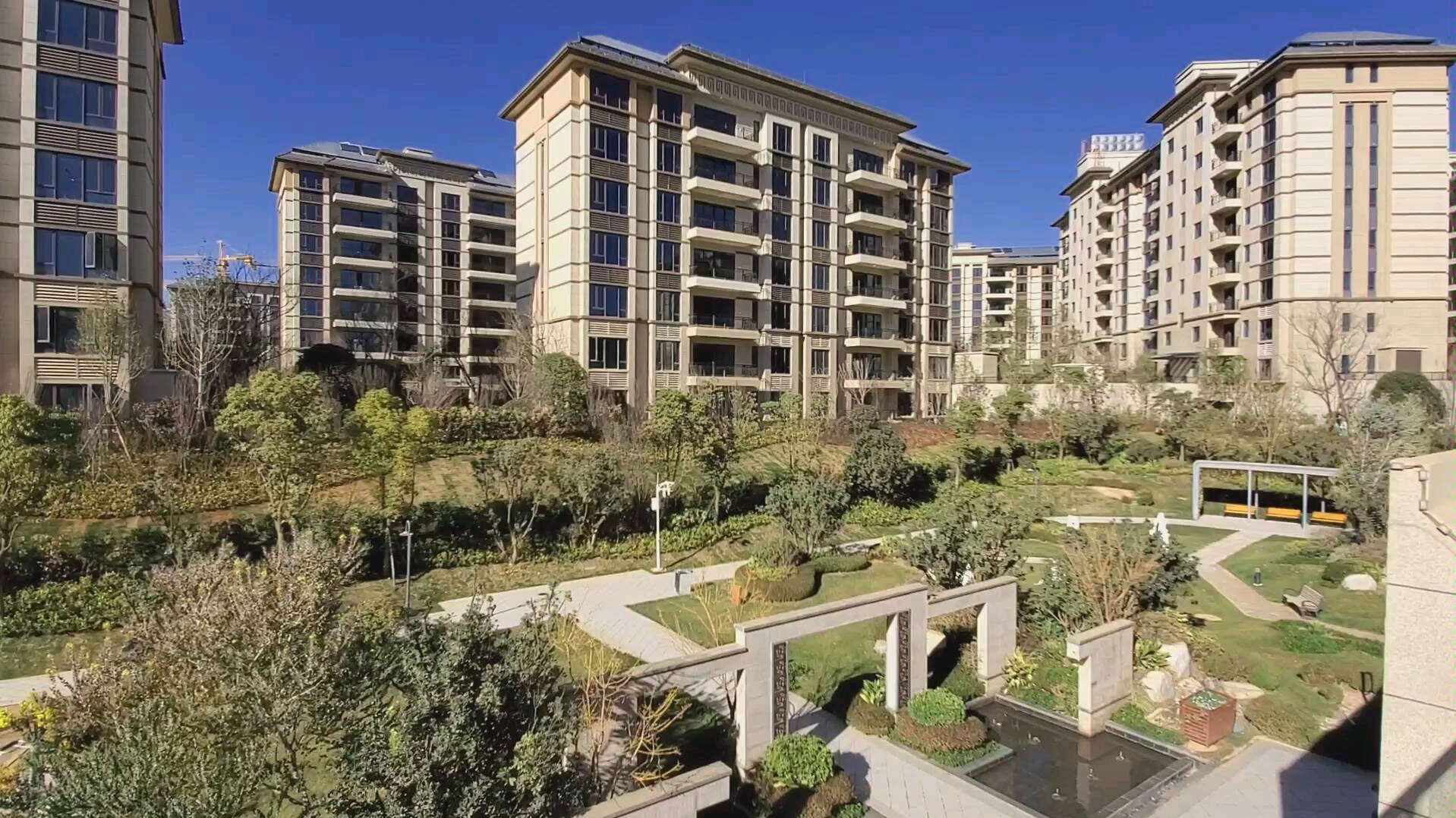 一梯一户的电梯洋房大平层这中西厨房别墅级别三米三的层高