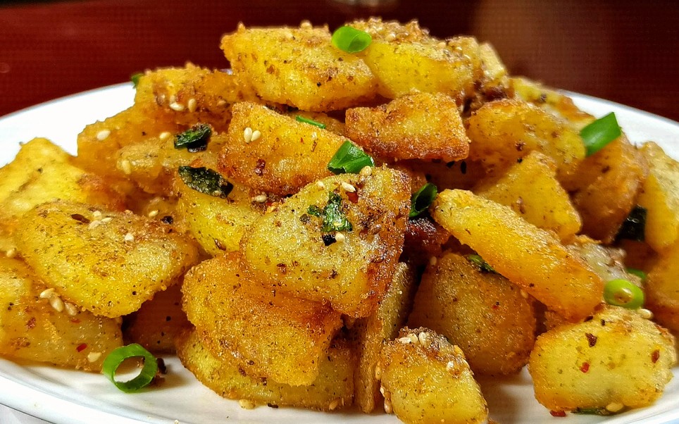 [图]土豆简单又好吃的做法“椒盐土豆”，即是菜又当零食，下酒又下饭