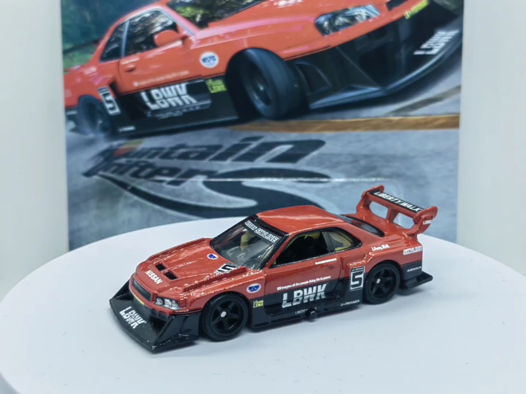 风火轮山地漂移gtr34 vs 多美卡黑盒超级剪影