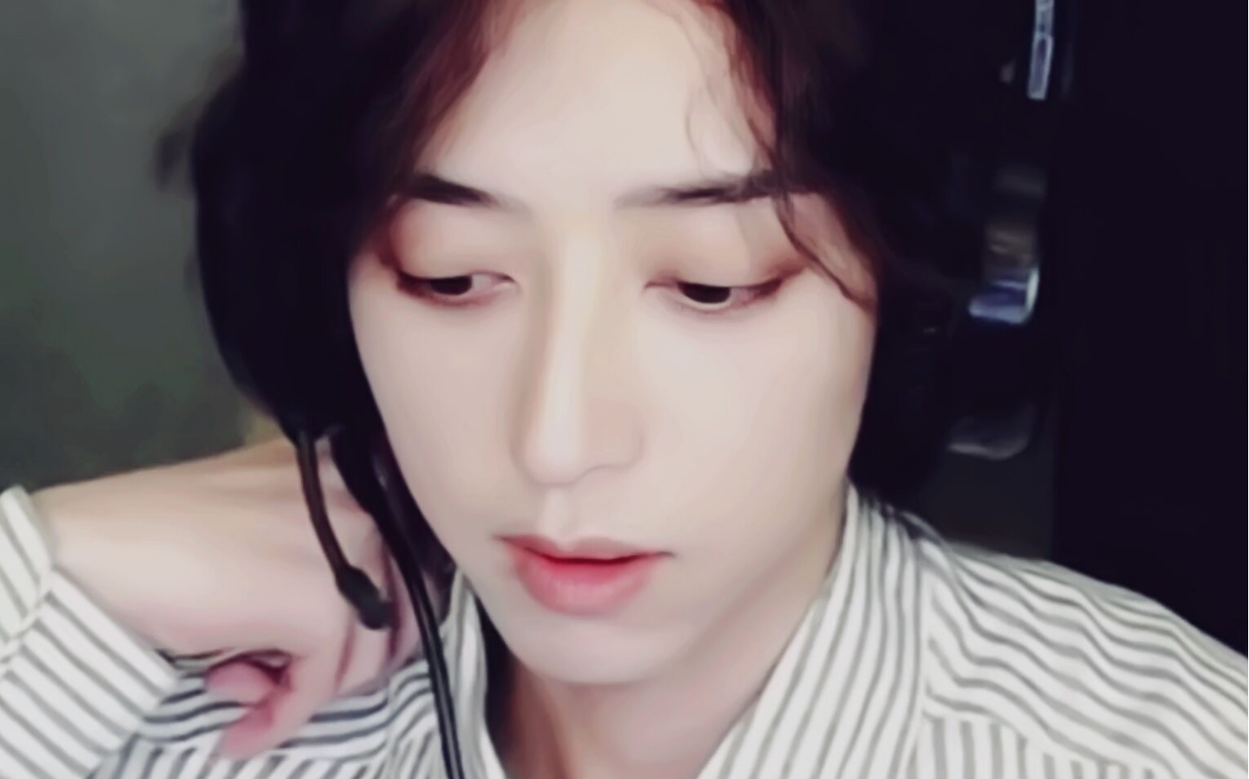 【刘畅/直播唱雨人】突然理解了刘丧被胖子炸耳的感受_哔哩哔哩 (゜