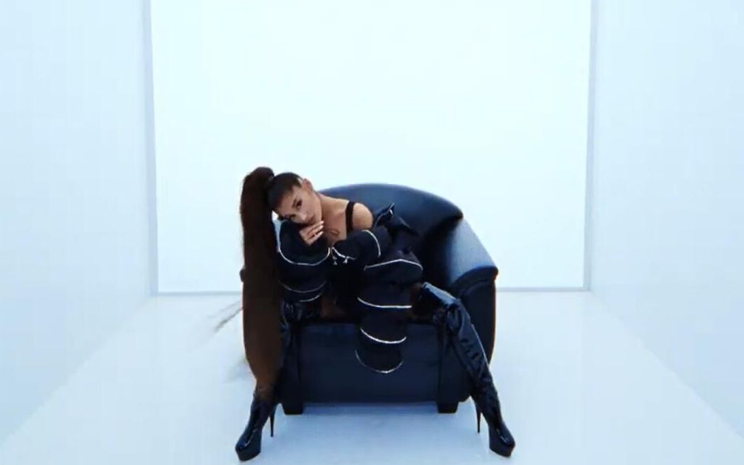 中英字幕美黑达人arianagrande为vogue拍摄inmyhead官方mv