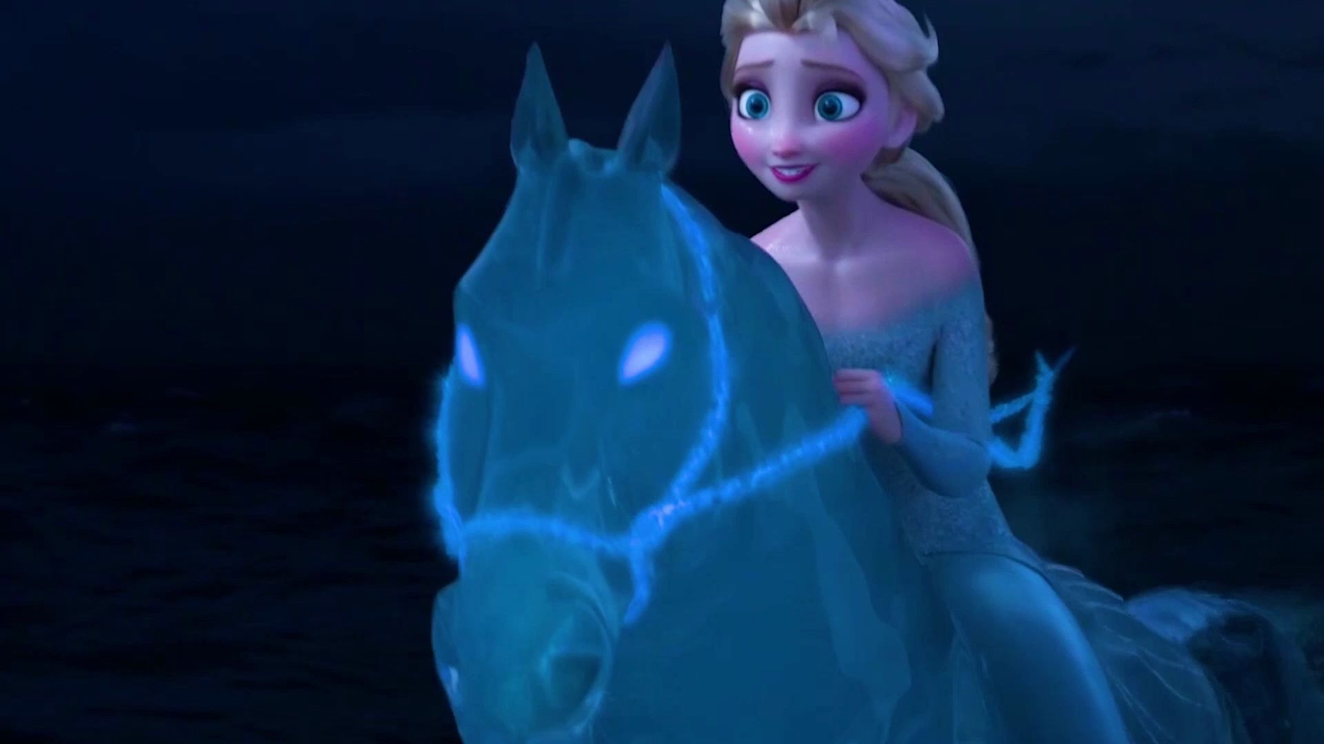 60帧高清冰雪奇缘女王骑马太过优雅了