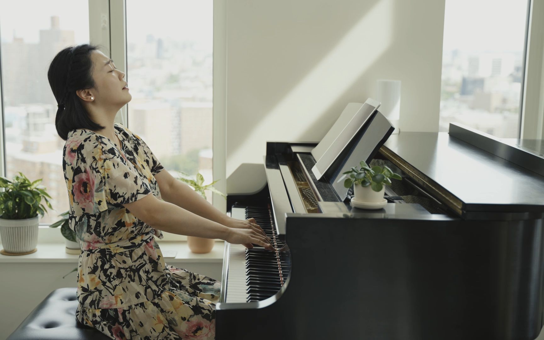 董霏霏演奏作曲家叶小纲 钢琴独奏作品《落花天》,作品100b