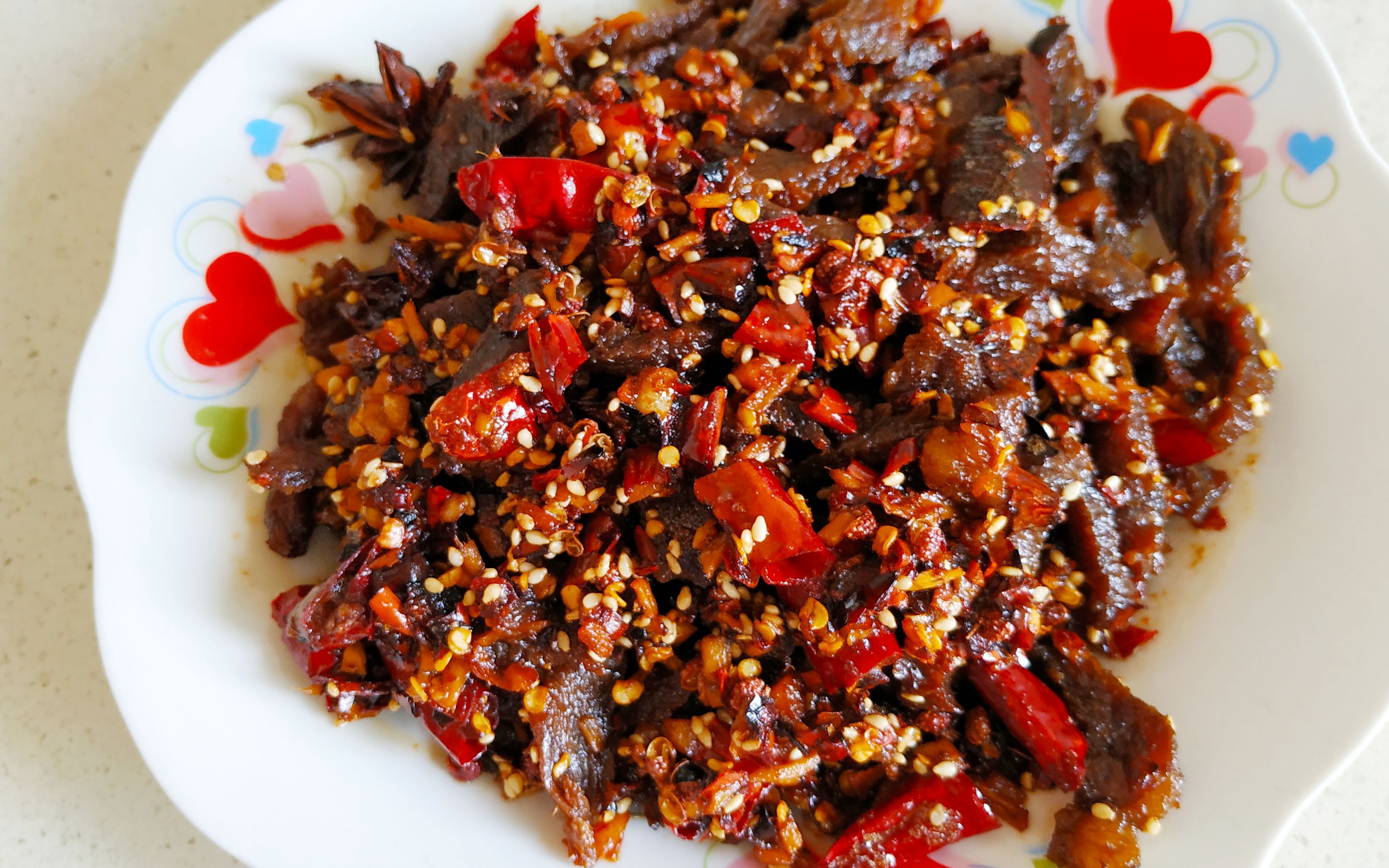 二表哥教你香辣牛肉丝的做法,鲜香麻辣,是一道很不错的下酒菜.