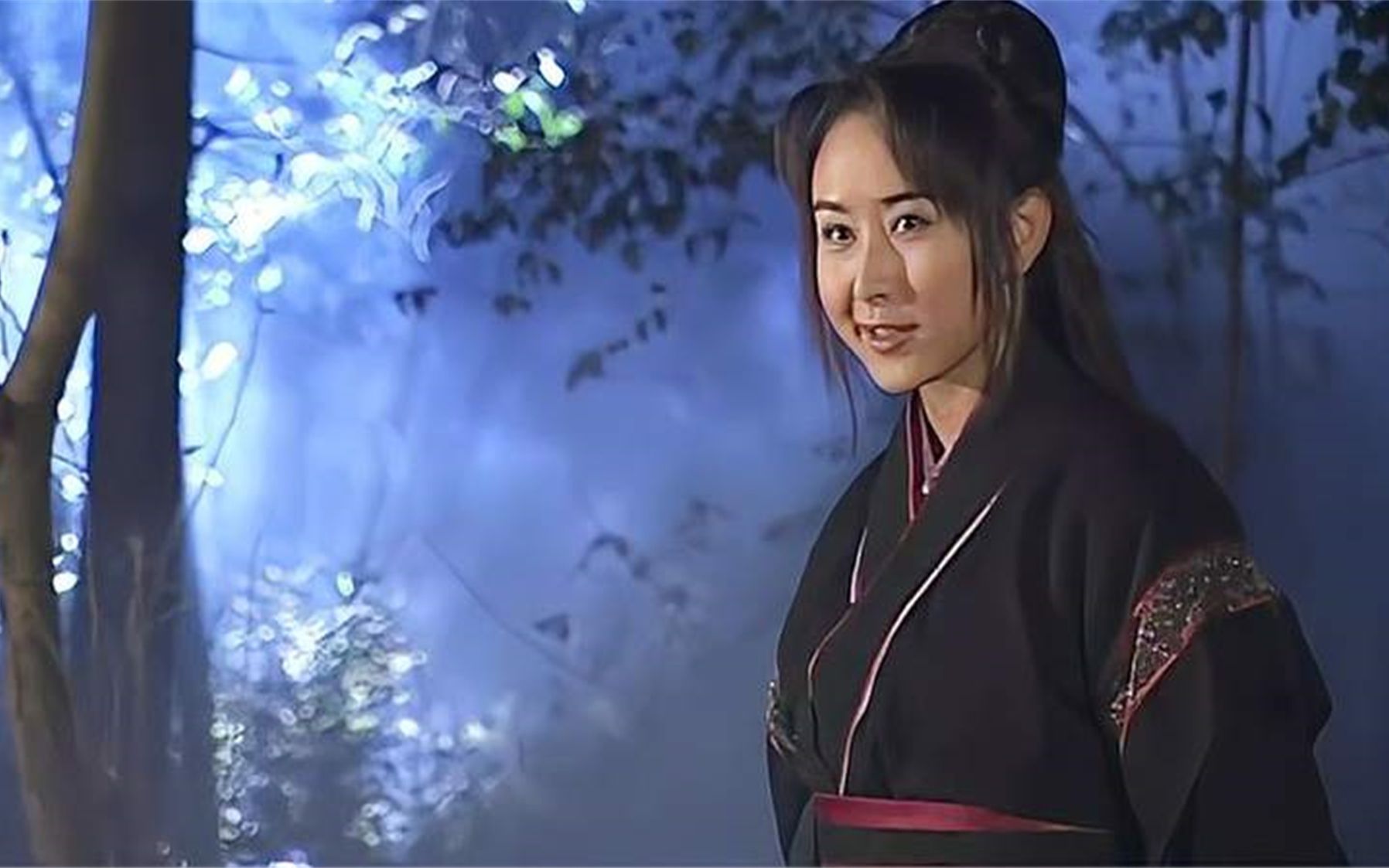 女飞贼以为佛宝到手怎料小伙一招金蝉脱壳瞬间傻眼