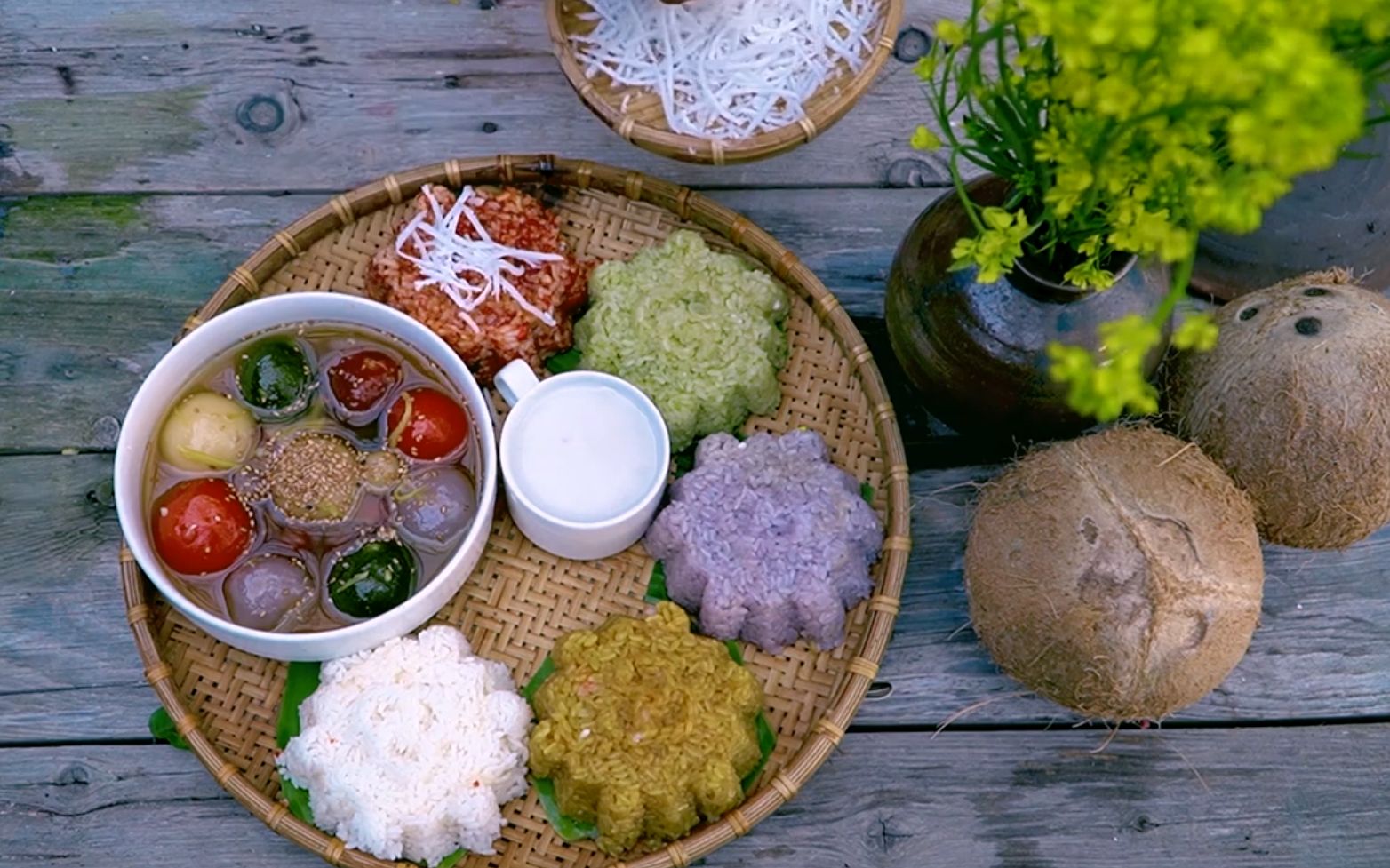 活动作品越南五色糯米饭层层软糯山珍海味都不换