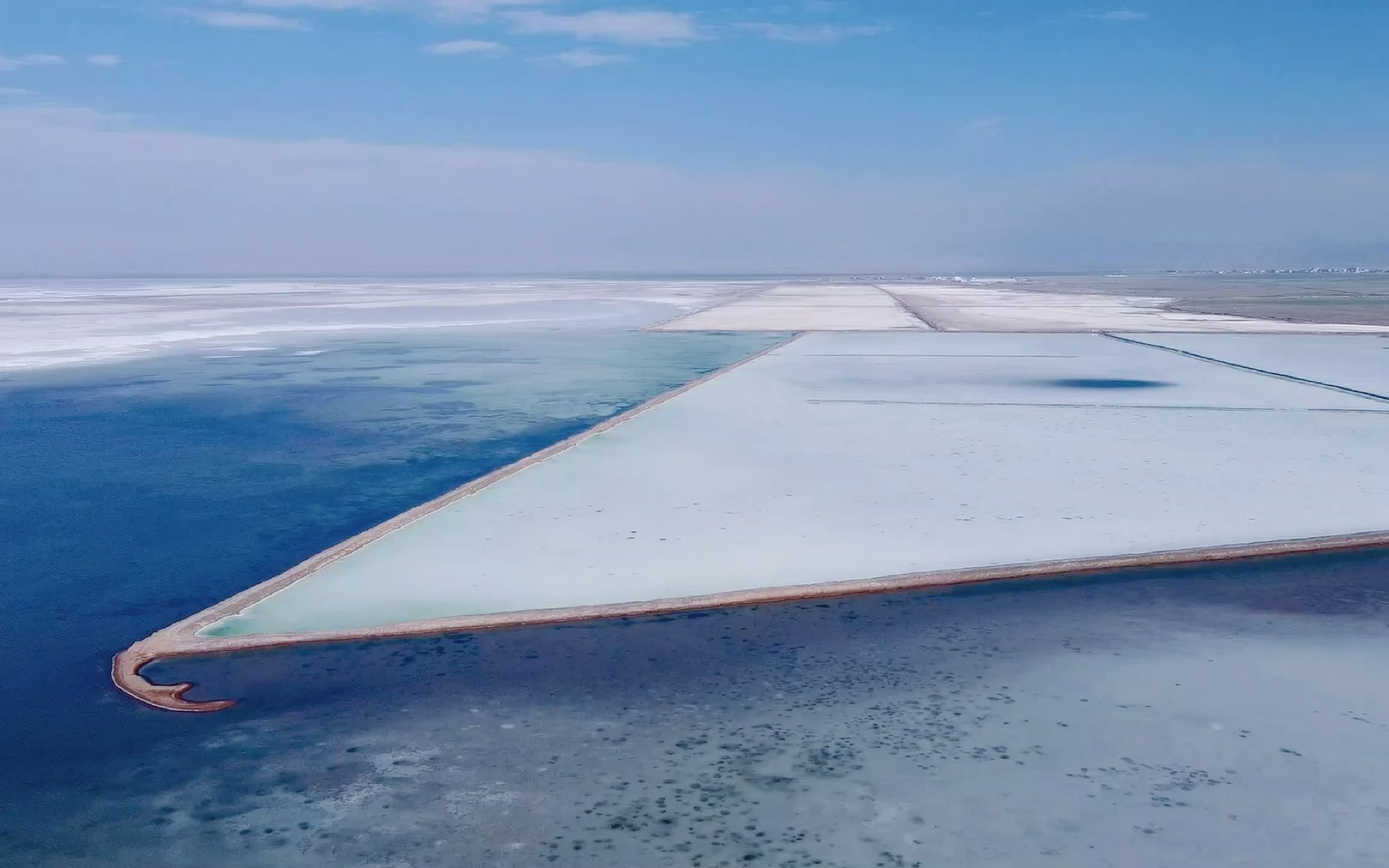 茶卡盐湖的盐浓度是多少_茶卡盐湖的盐浓度是多少度