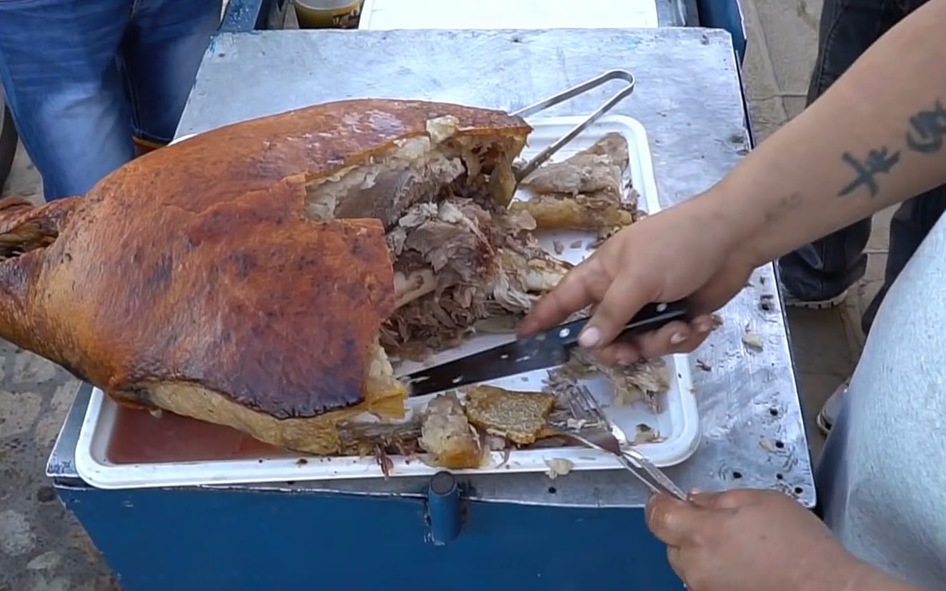 【街头美食】古巴特立尼达烤马肉