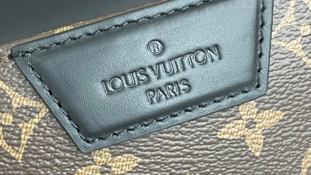 m57965 37×40×20 lv路易威登discovery 乳胶字母双肩包