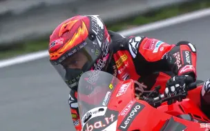 Download Video: 【WSBK】慢镜回放#车手弯道时的视线