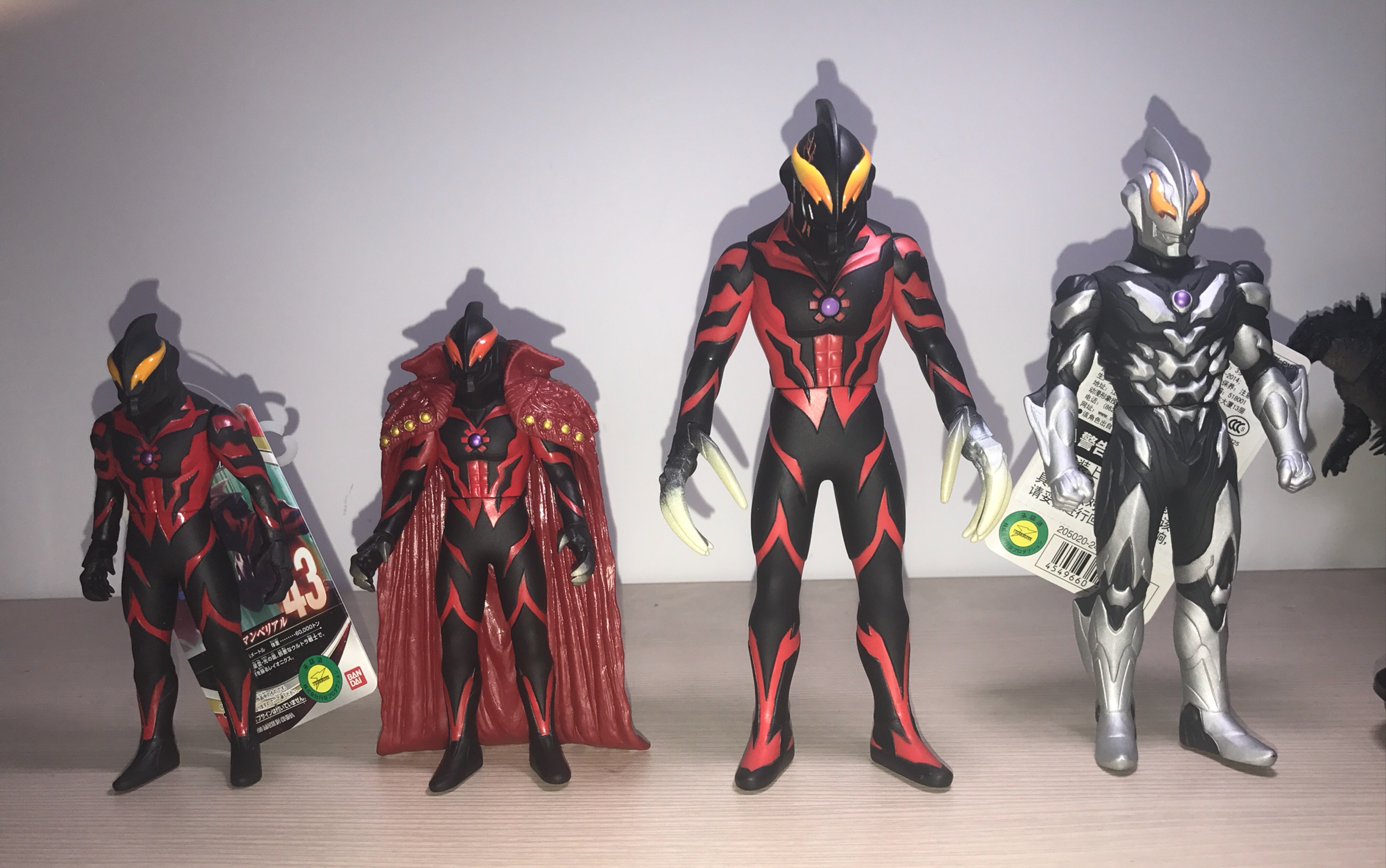 鲈鱼宴的玩具分享第27期贝利亚奥特曼赛罗奥特曼的死敌500软胶万代