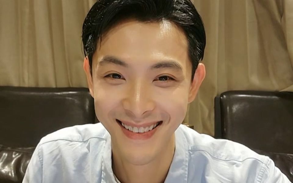 【连晨翔】20220623微博直播 预计明年来大陆拍戏