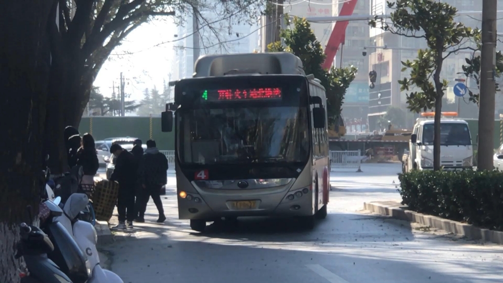 郑州公交吧新车图片