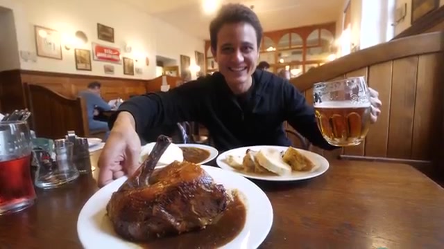 [图]（Mark Wiens）捷克布拉格美食之旅-捷克街头美食！