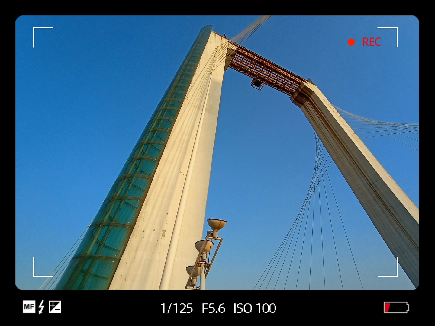 夏日路过临汾市襄汾县滨河公园景观桥,华中地区县级市中之壮观.