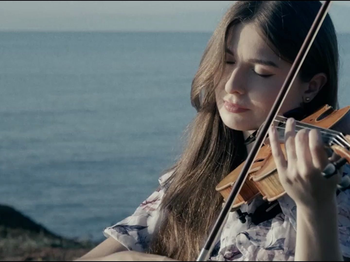 [图]《River Flows in You》——“当代经典尽享旋律之美”Claudia The Violinist