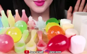 Tải video: 【食音咀嚼音】JANE*可食用蜡瓶勺子，蜡瓶球，蜡瓶杯子，水果棉花糖，水果果冻，蜡瓶乐高人