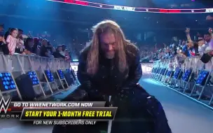 Скачать видео: WWE 2020皇家大战 艾吉惊喜回归