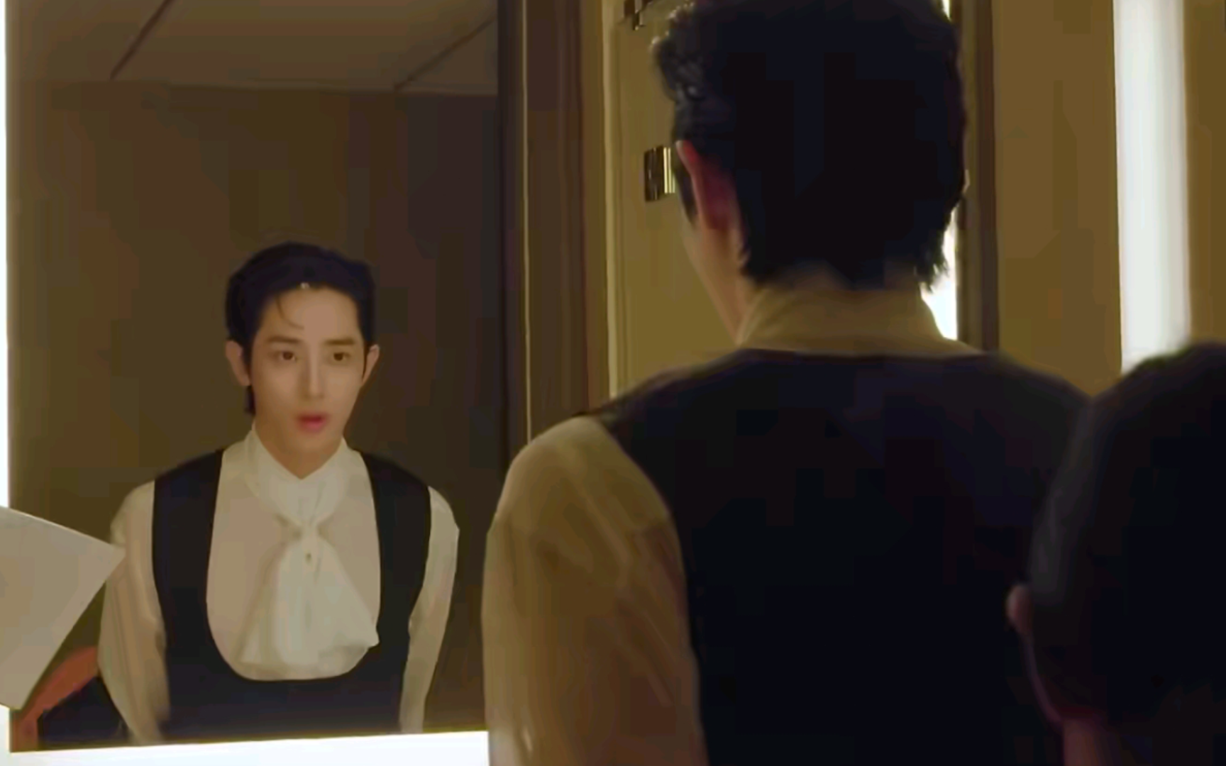李洙赫‖做梦素材:"抓周抓的是哥哥的手,梦游也是"