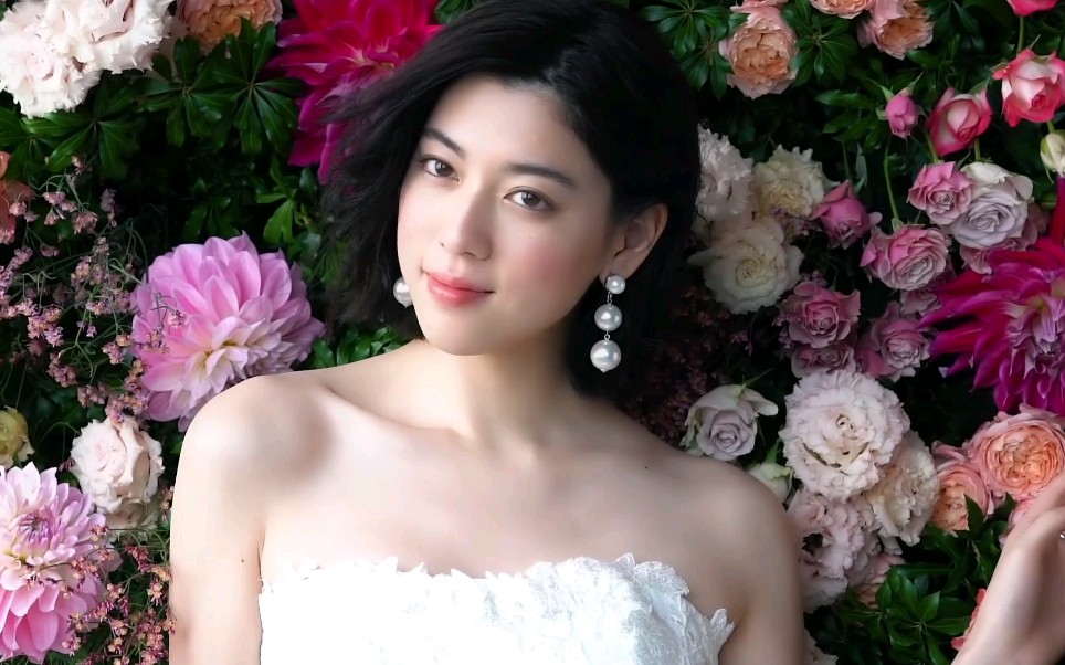 三吉彩花婚纱装_哔哩哔哩_bilibili