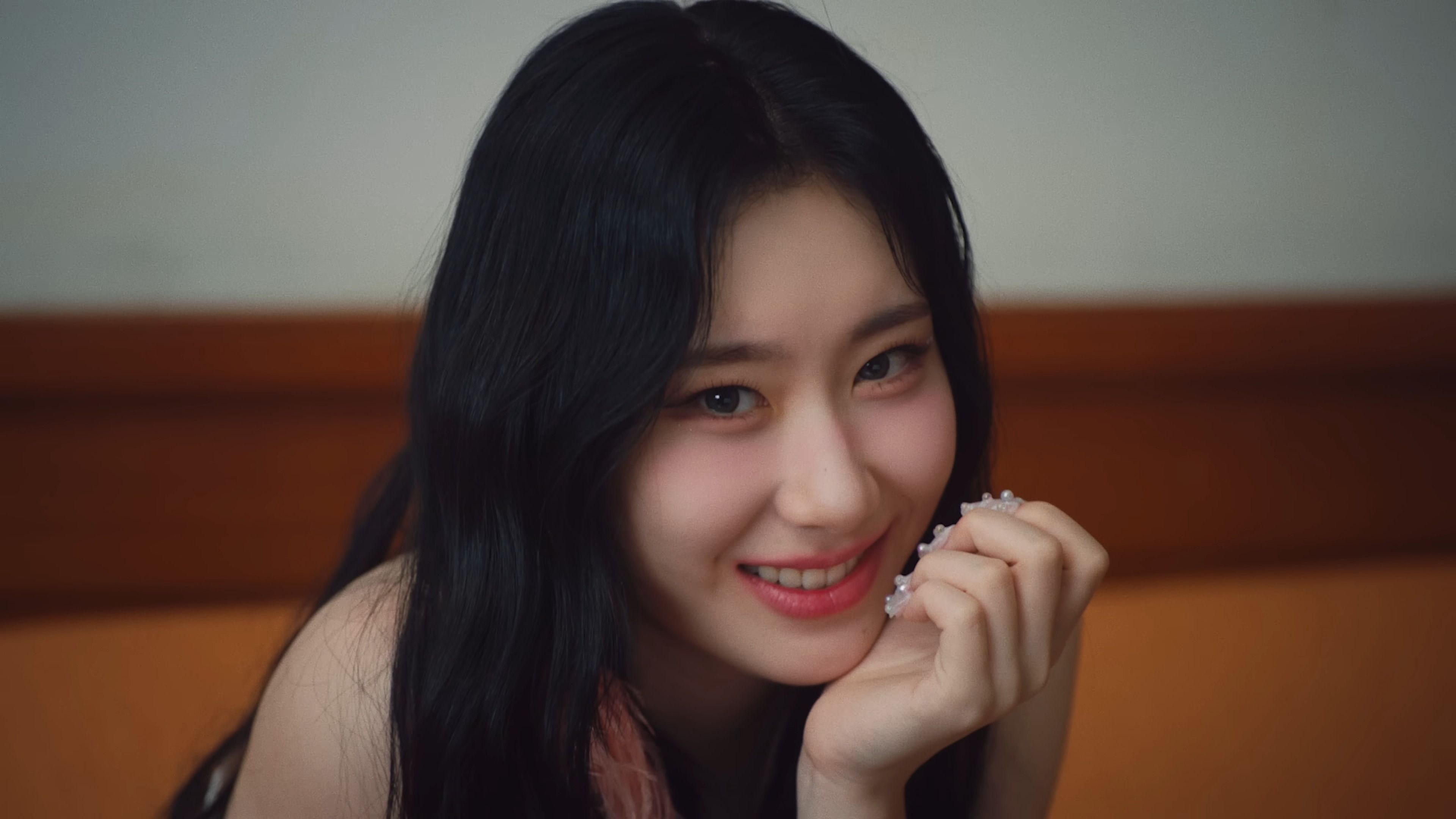 【官方中字】itzy李彩领回归solo曲 mine