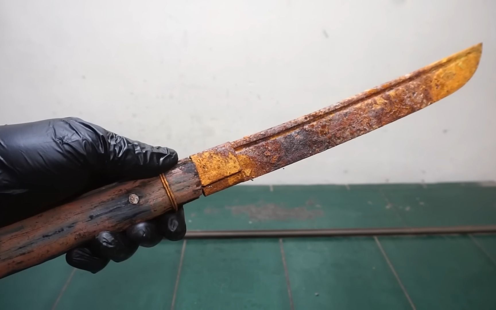 修复生锈的日本刀