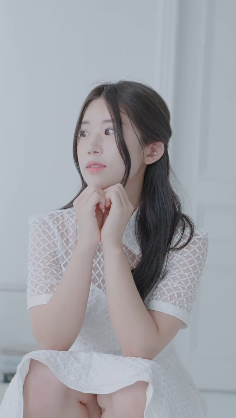 张元英系内衣模特界的仙女风,性感与清纯并存!