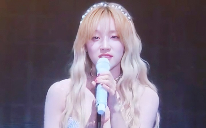 【宋雨琦】新加坡演唱会清唱《背对背拥抱+稻香》好温柔！-嗑糖少女000-嗑糖少女000-哔哩哔哩视频