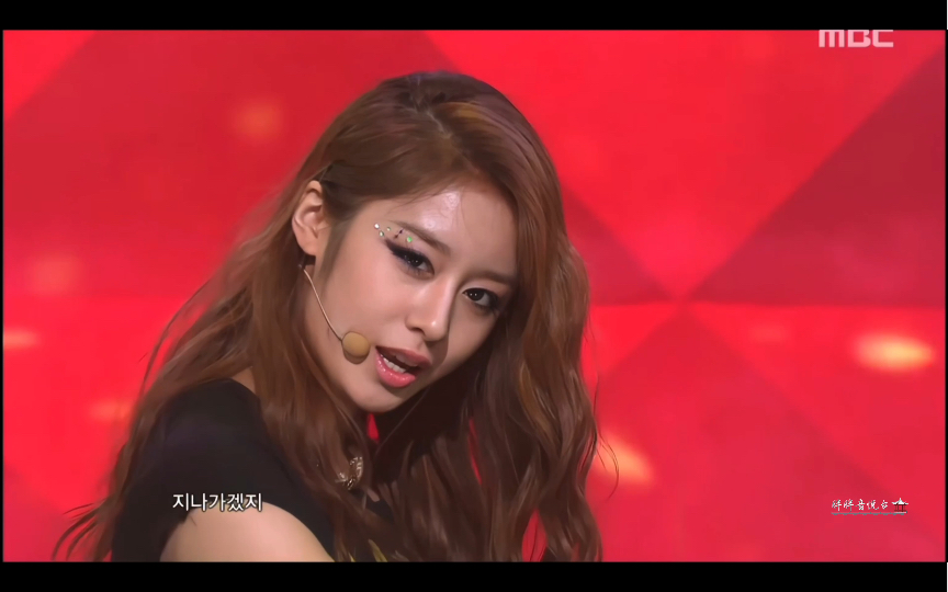 谁听了不得扭两下～tara《lovey dovey》20120107音乐中心