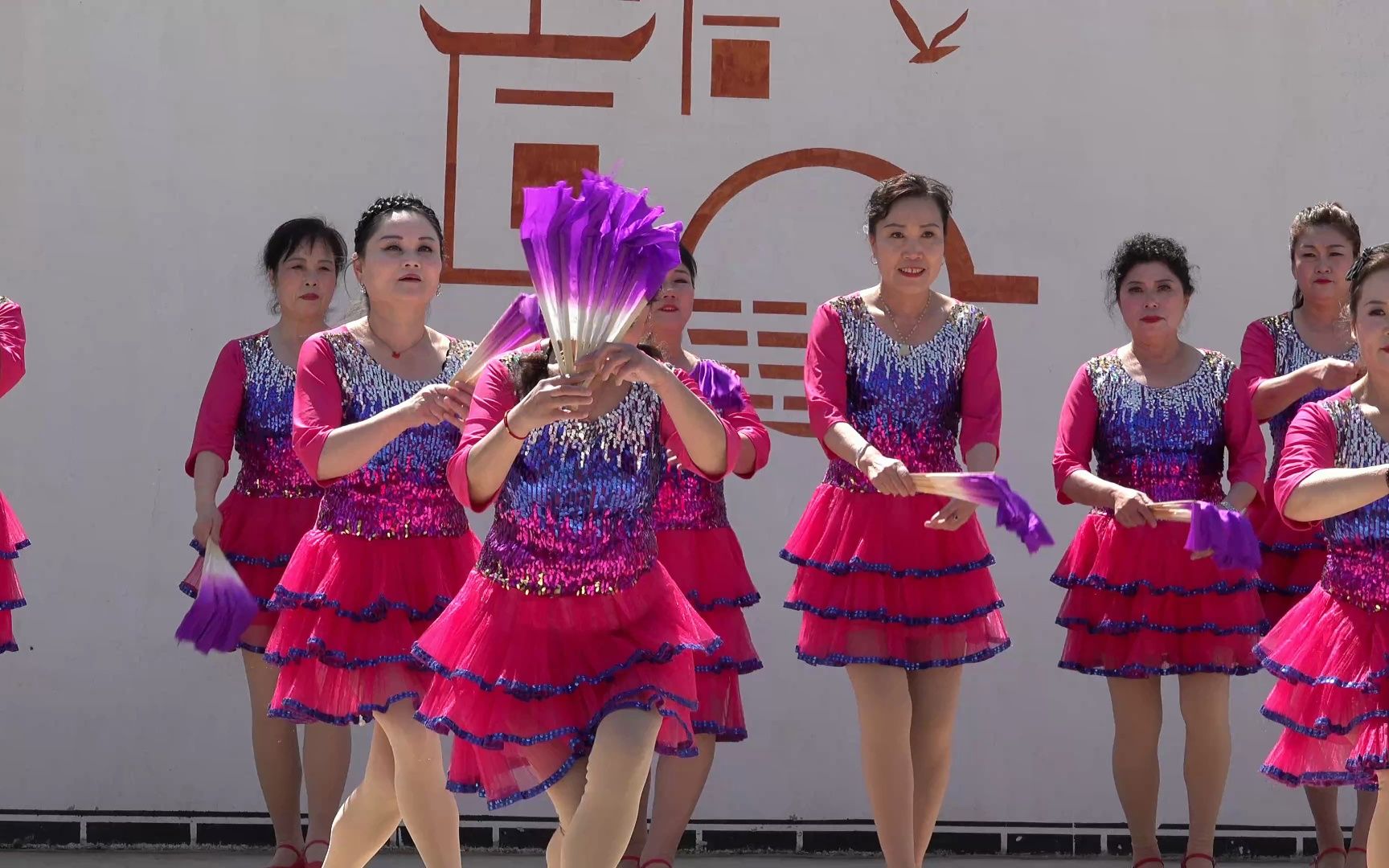 开场舞《岫岩水巷大舞台》岫岩户外军旅舞蹈队 庆五一文艺演出