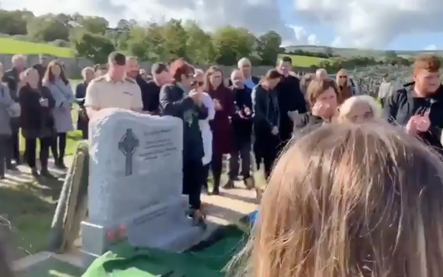 [图]老爷爷在自己葬礼上放恶作剧录音irish_man_leaves_funny_recording_for_his_funeral