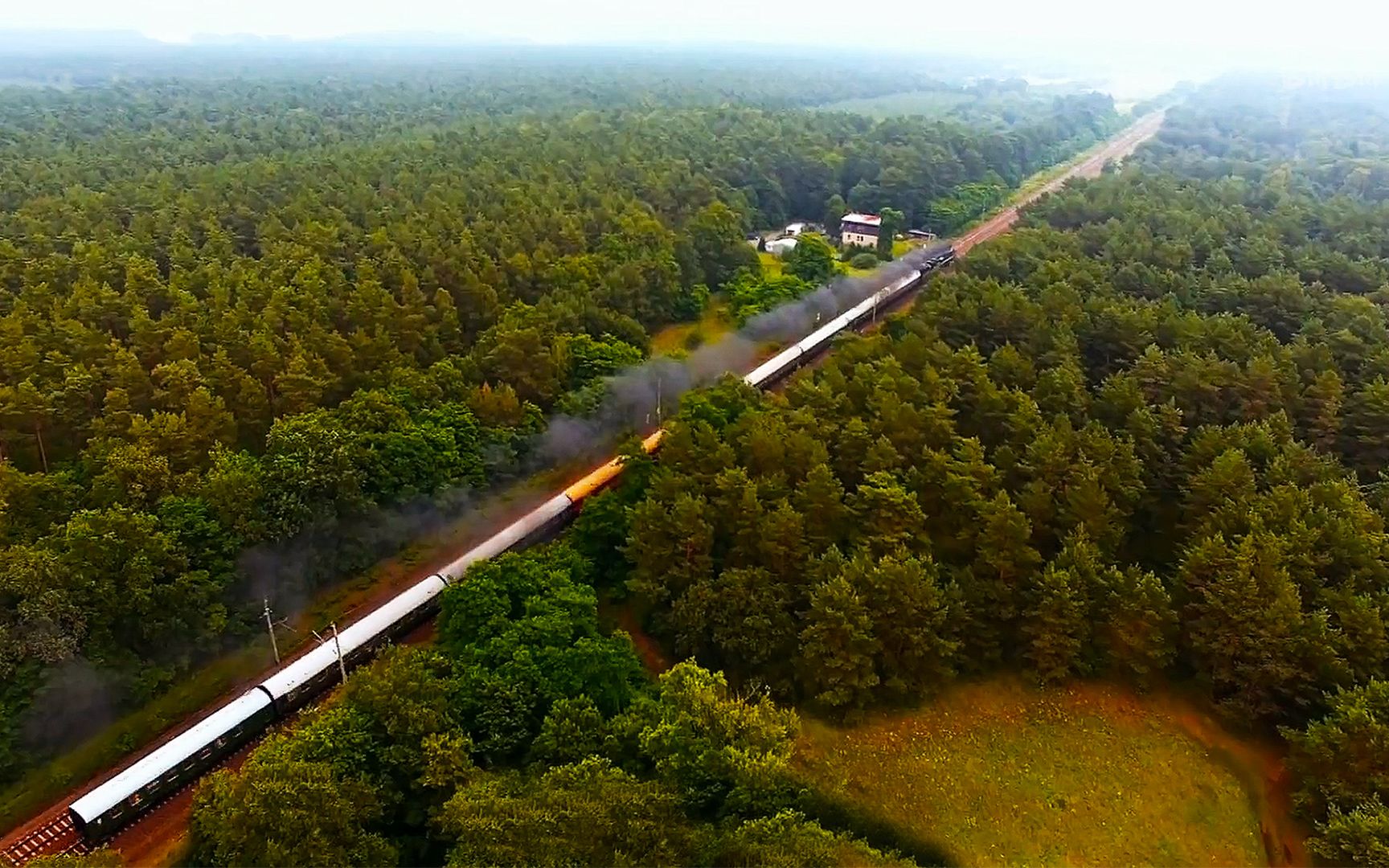 终极火车合集:世界上最长的火车,有342节车厢,由6个火车头拉动哔哩哔哩bilibili