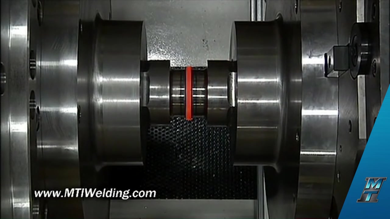 mti480b展示对航空航天零部件的惯性摩擦焊