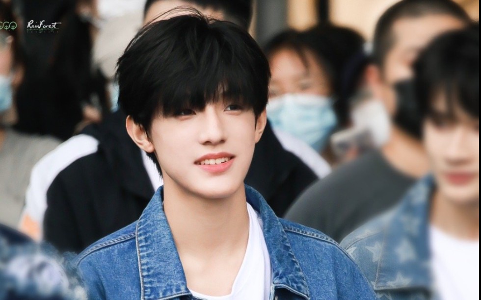 【张泽禹】来接收小狗甜甜的笑容