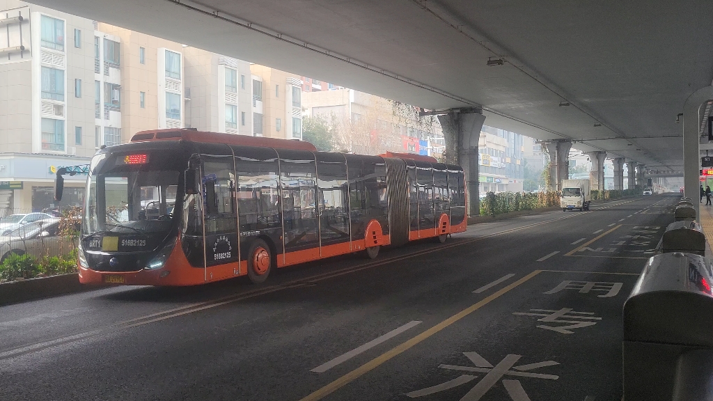 武漢快速公交brt1路通過