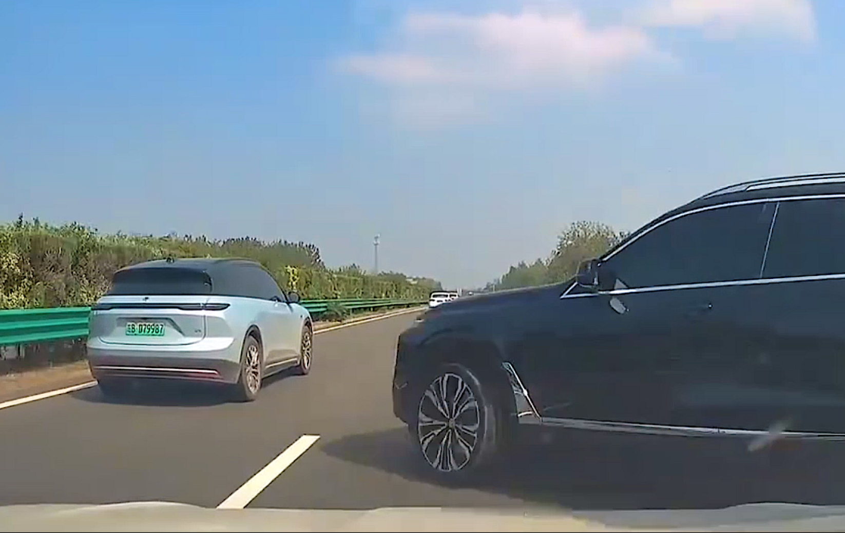 高速鬼探头，谁能防得住啊。下单之前先上闲鱼，吃喝玩乐都能省