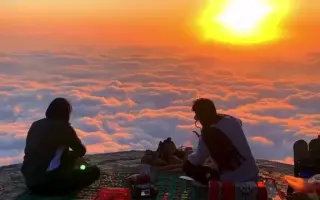 外国网友在阿拉伯某山顶拍到的超美夕阳！简-来自视频帝-微博视频-最新最快短视频-搞笑短视频-美女短视
