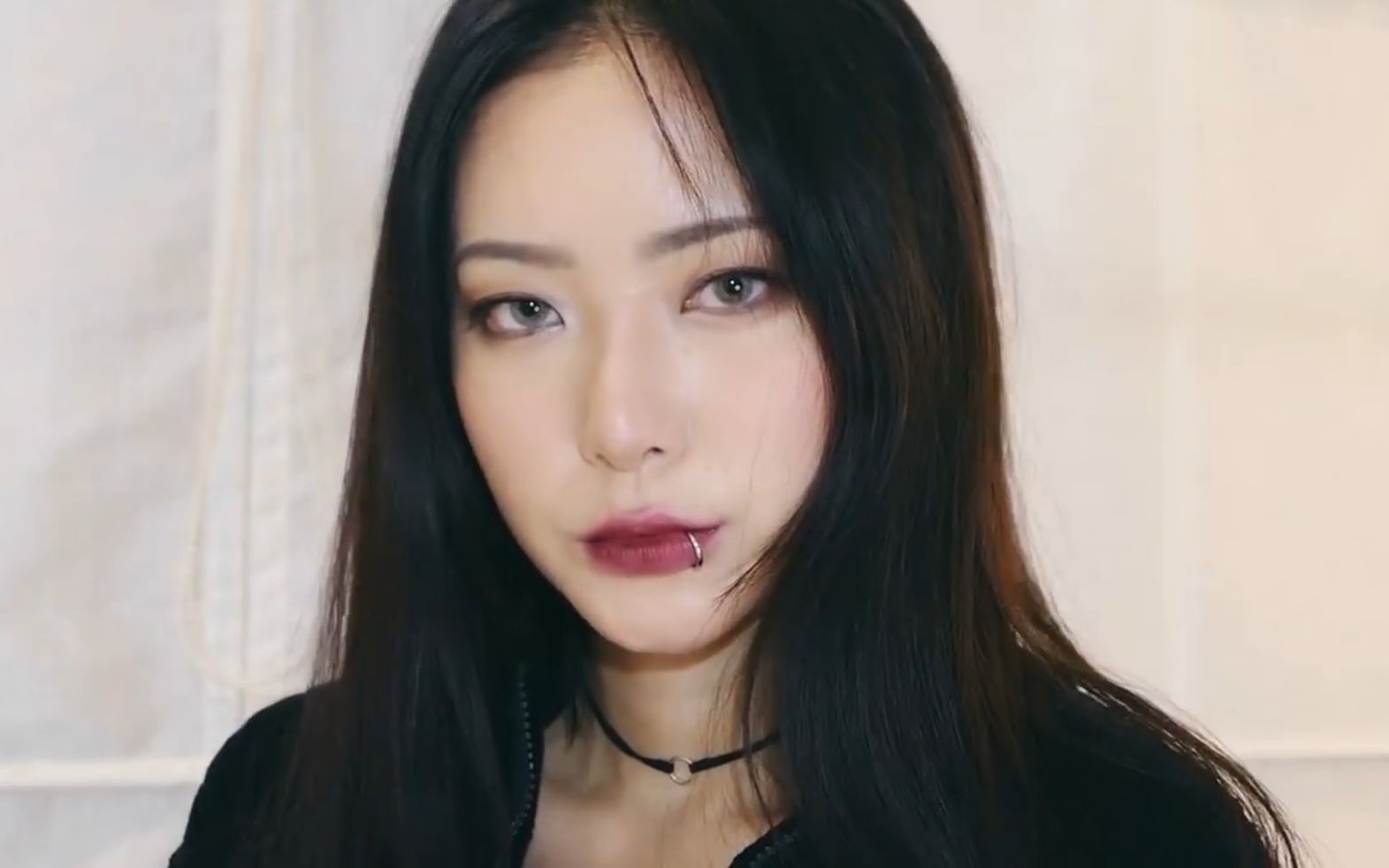 惊艳高冷女神妆美到了骨子里, 让你魅力破表~你能hold的住吗?