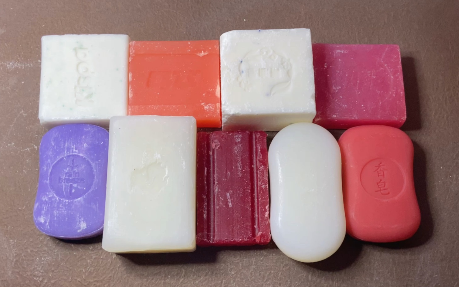 刮肥皂-体型娇小可爱的透明皂们