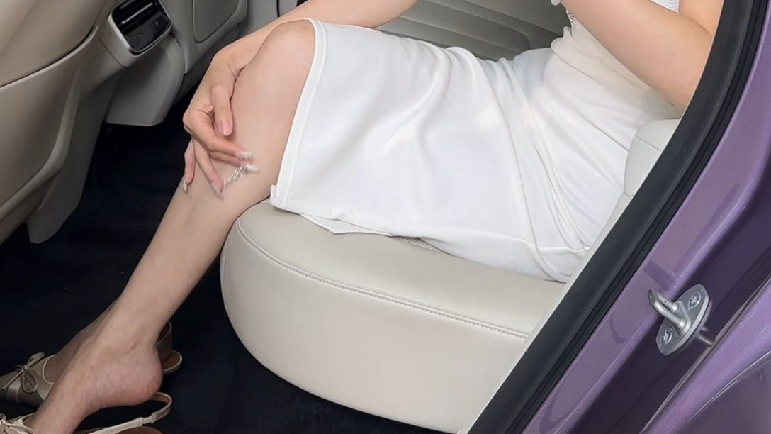 鸿蒙智行_重庆龙腾大道超级体验中心_2025-05-10_12-11-19_000_转码