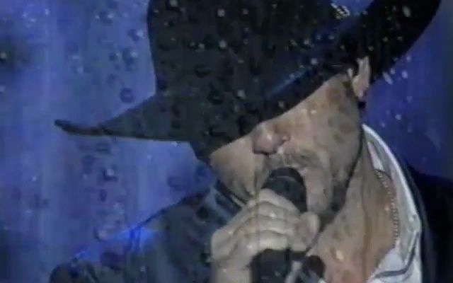 [图]【大秀恩爱】Tim McGraw - Please Remember Me (Live 1999.05.05 ACM Awards)