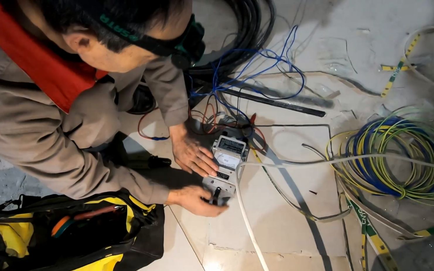 商场装修水电检测真严格各种仪器都用上了检验不合格立马全返工