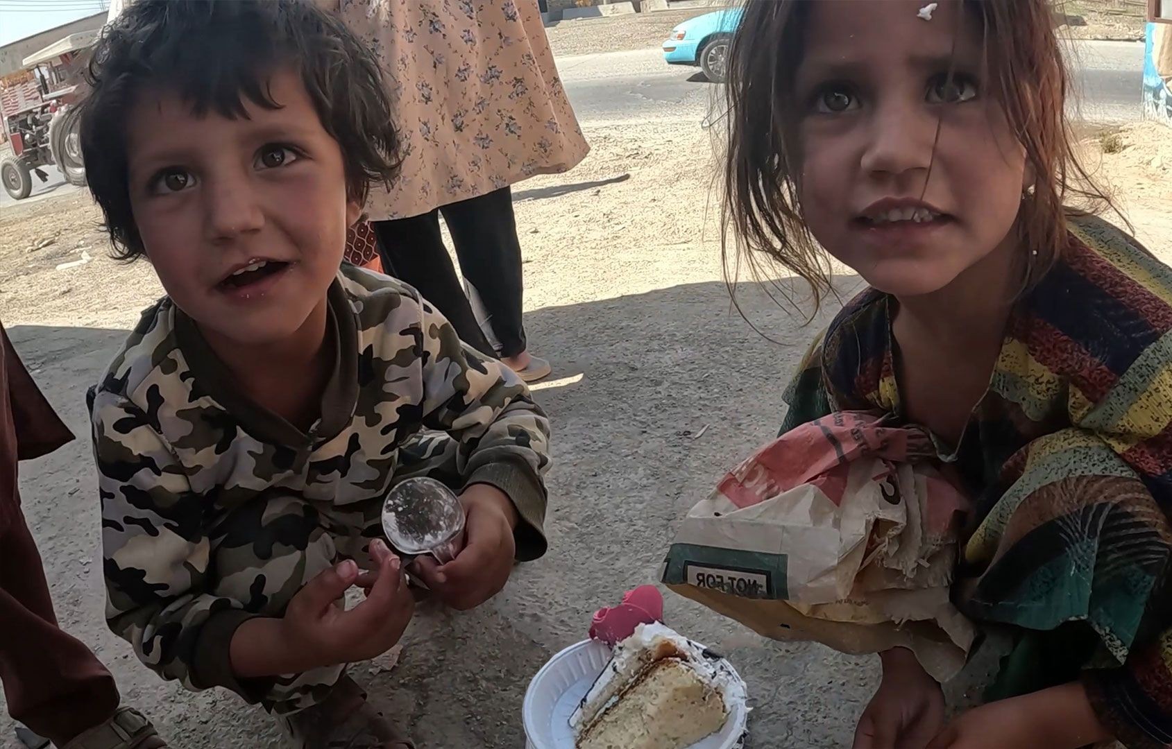 在物资丰富科技发达的现代,还有这么一群阿富汗小孩,根本就不知道什么