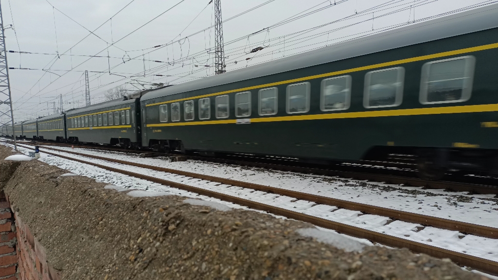 z326次焦柳线上行通过